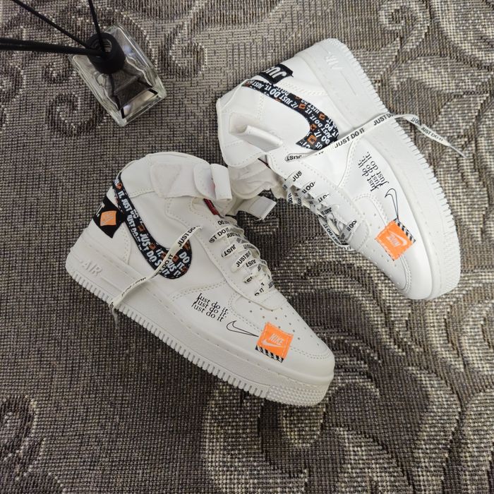 Vând en gross ghete de dama cat si de baieti