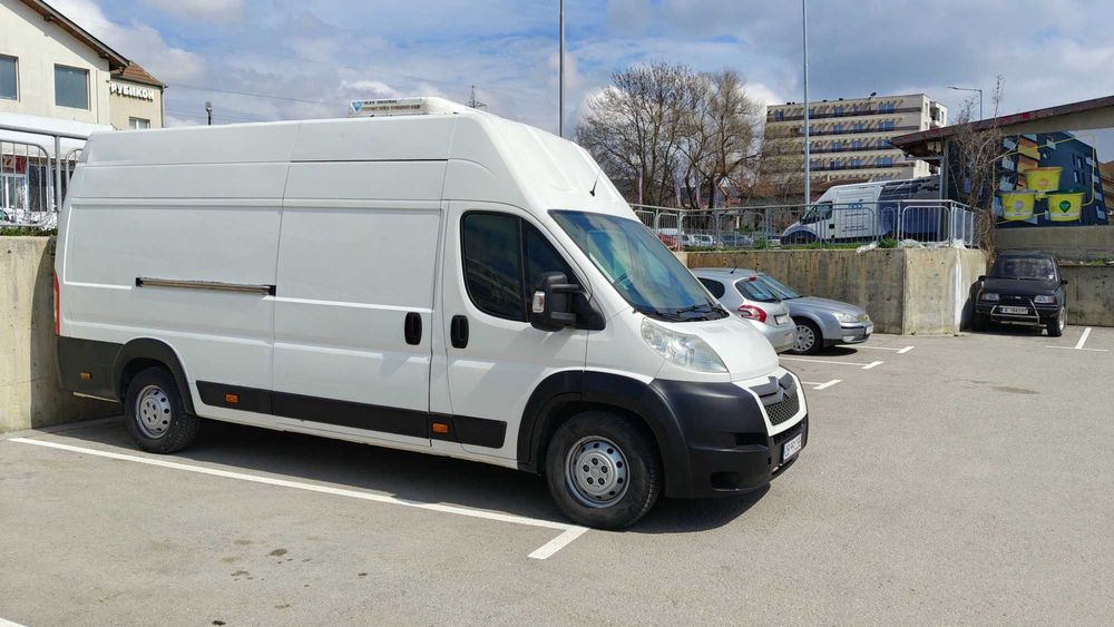 Хладилен бус под наем и транспортни услуги Варна