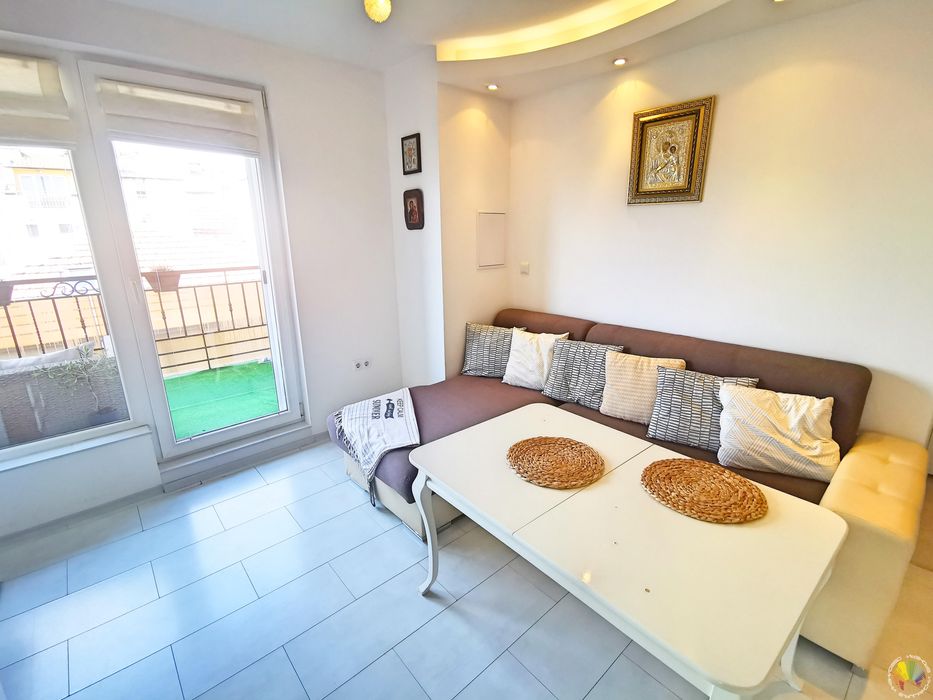 Дава се под наем Двустаен апартамент в Бургас, Център - 60 кв.м за 663 € - Снимка #4