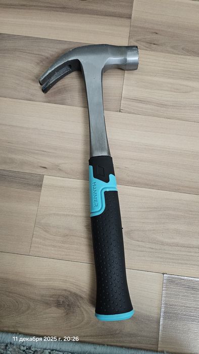 Продам молоток с магнитом