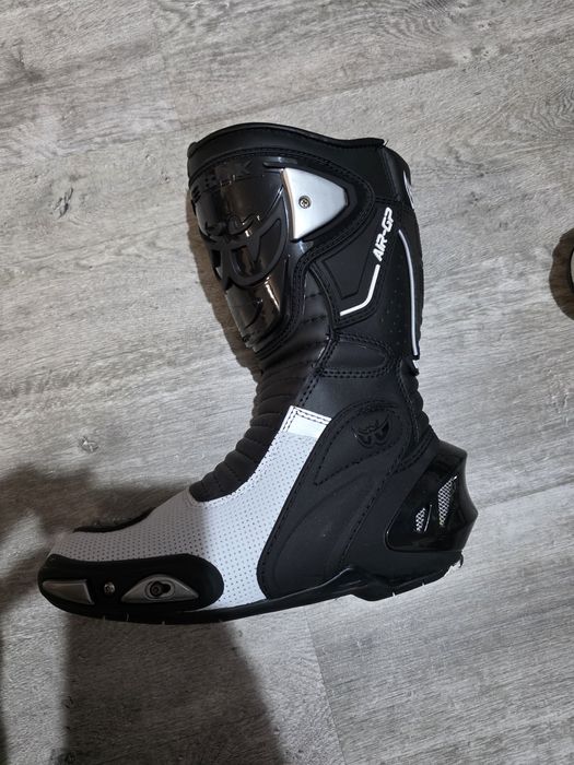 Ghete / cizme moto Berik