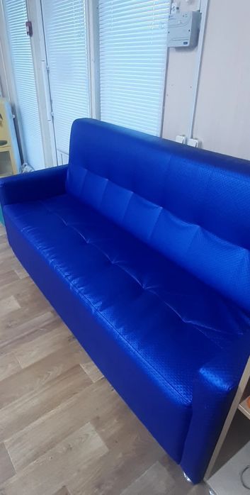 Диван для офиса продам