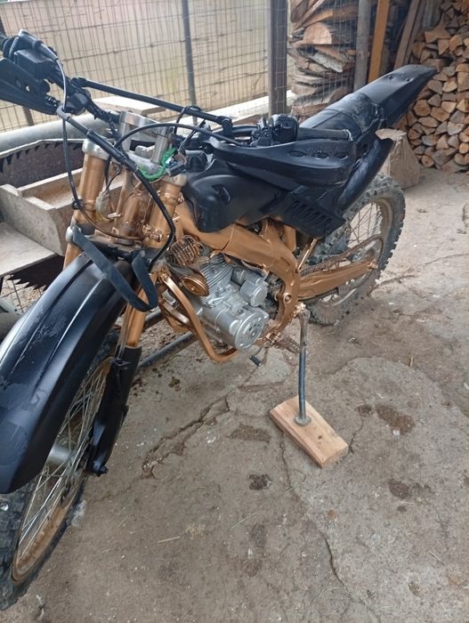 De vînzare rulează ceva probleme carburator necesita baterie