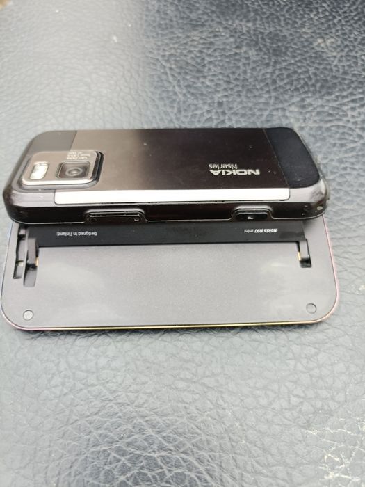 Vând Nokia N97-4 RM 555