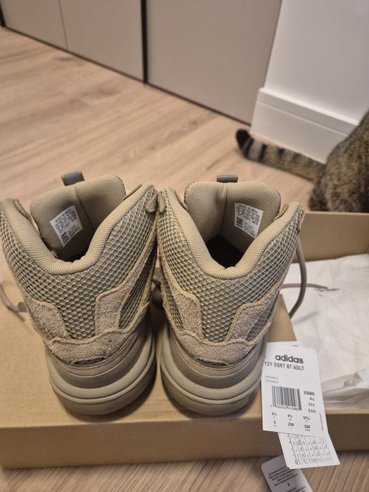 Yeezy dsrt bt rock 37 ⅓
