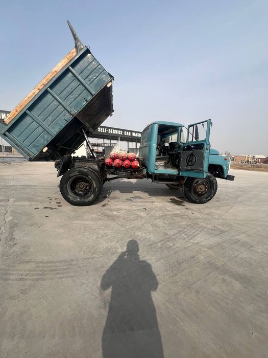 Зил сотилади 1978 йил