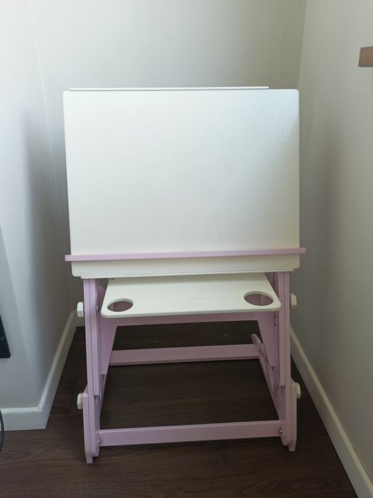 Продам растущий стол и стул