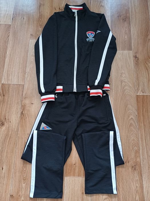 Спортивный костюм