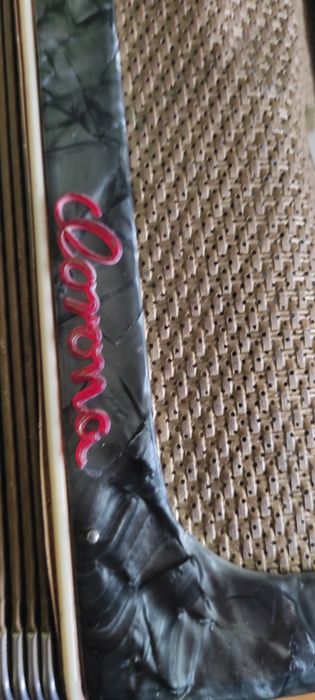 Стар акордеон CORONA