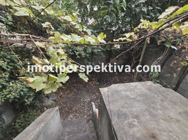 Продава се Етаж от къща в Пловдив, Център - 98 кв.м за 1874 €/кв.м - Снимка #2