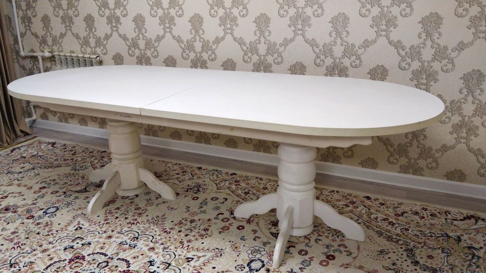 Гостиный Стол белого цвета
