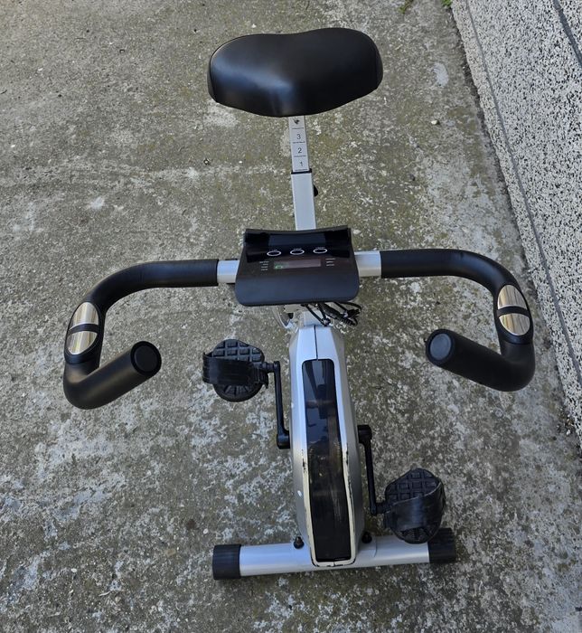 Велоергометър в 8 скорости на натоварване и дисплей