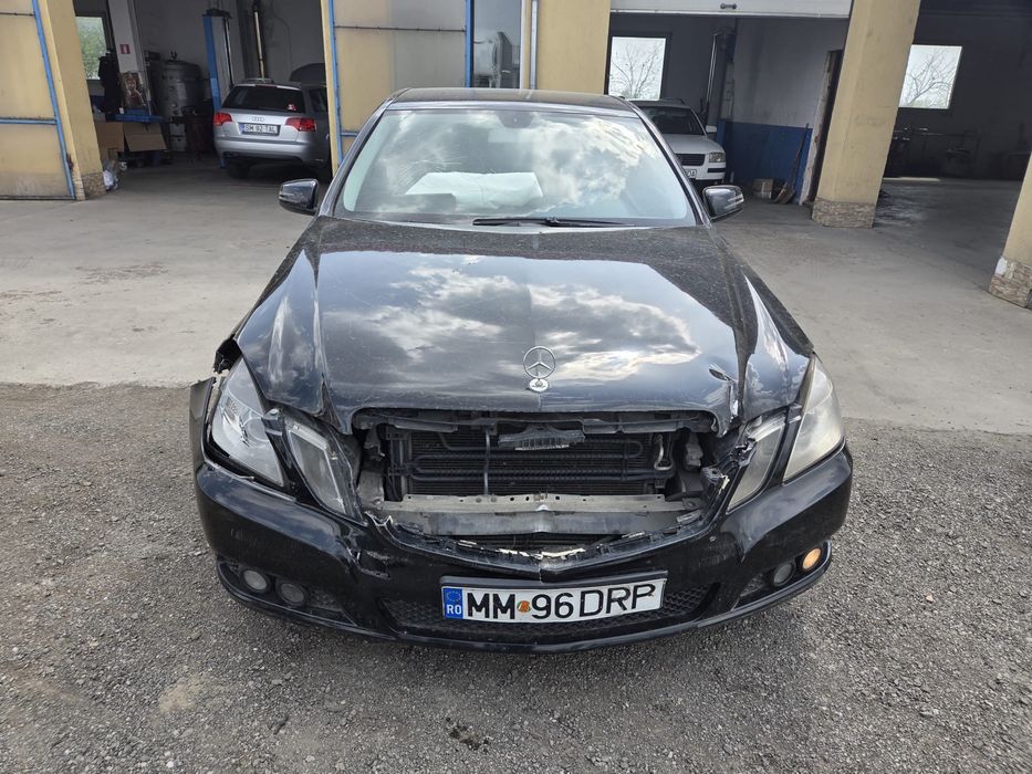 Mercedes Benz E class pentru piese E200
