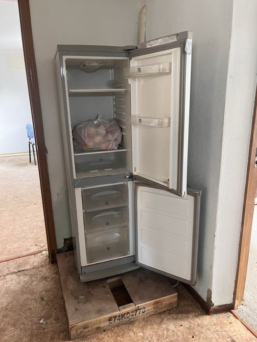 холодильники 2 штук