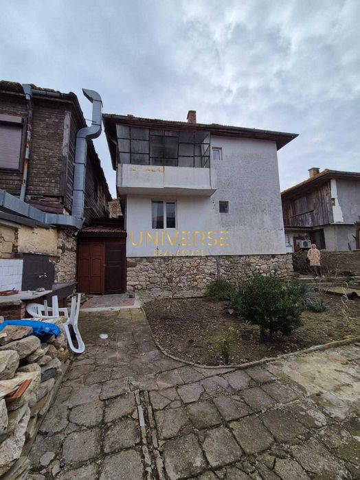 2етажна къща с шест стаи в стария град на Несебър . Готов бизнес #5410