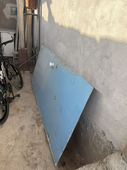 Металлический наружный дверь