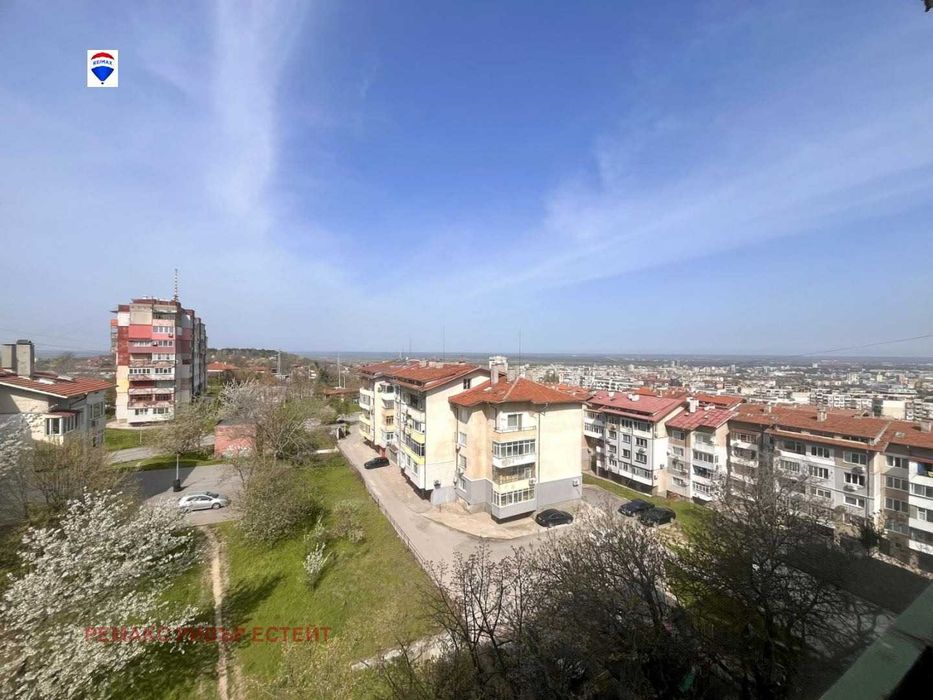 Тристаен апартамент за продажба кв. Дружба 3