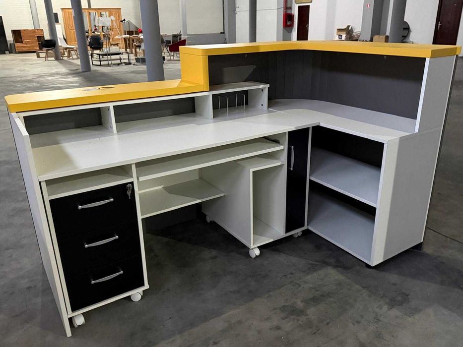 Receptie/ Pretabil pt cabinete, birouri, magazine, etc
