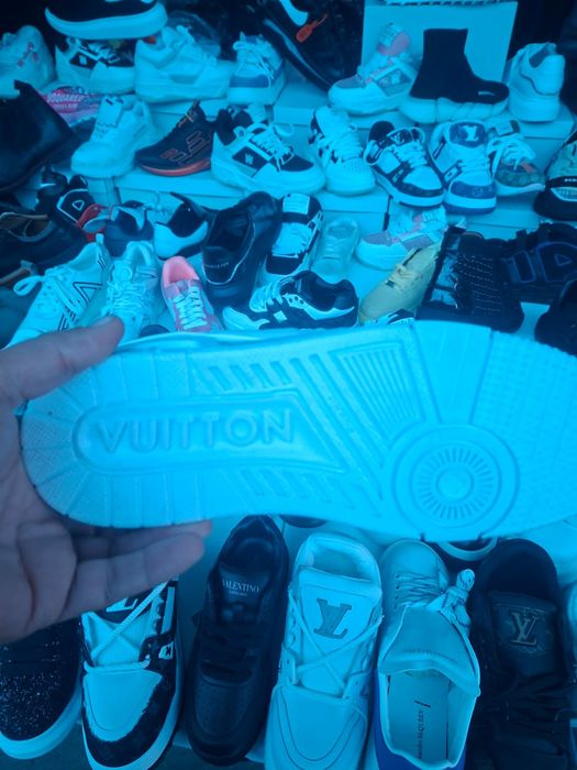 Lv skate negru și alb full calitate superioara deschidere colet