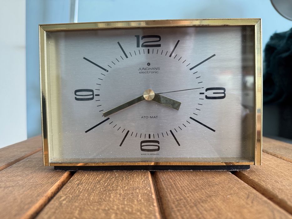 Настолен часовник / Junghans / 60-те