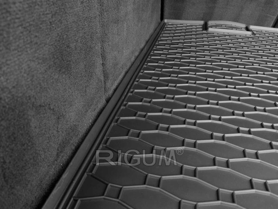 Гумени стелки или багажник BMW 5 F10 F11 от 2009 до 2016г.