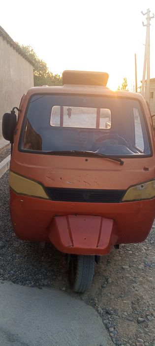 Moshina modeli:Matarol rangi qizil ,yili 2014, kraska yaxshiiiiiiiiiii