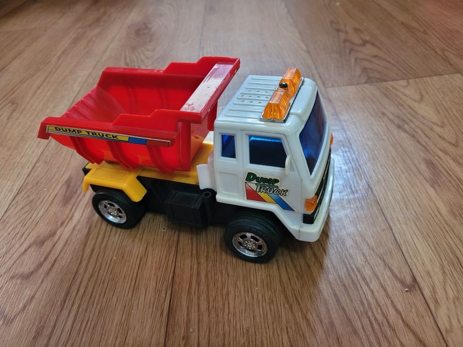 Игрушки машины грузовики