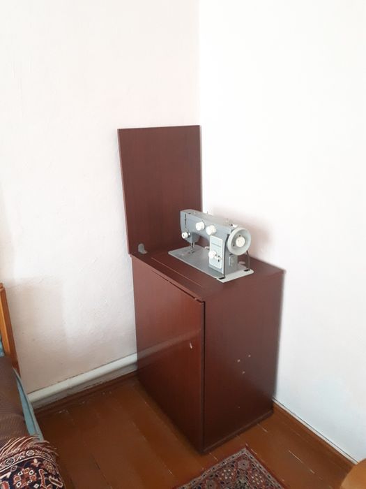 Продаеться швейная машинка Чайка 3