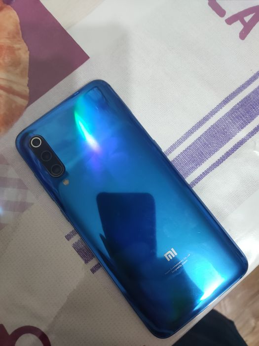 Продам ми 9 на 128г