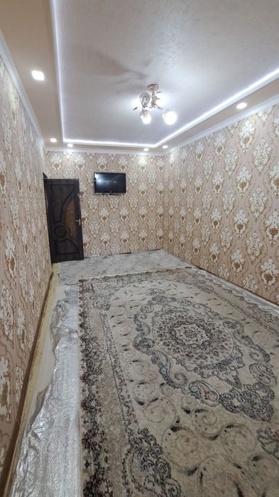 Чирчик шахар 
10-микрораён 25-мактаб ёнида 
#2-хона 3-этаж 
Квартир