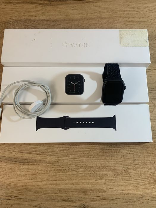 Apple Watch Series 6, 44 мм