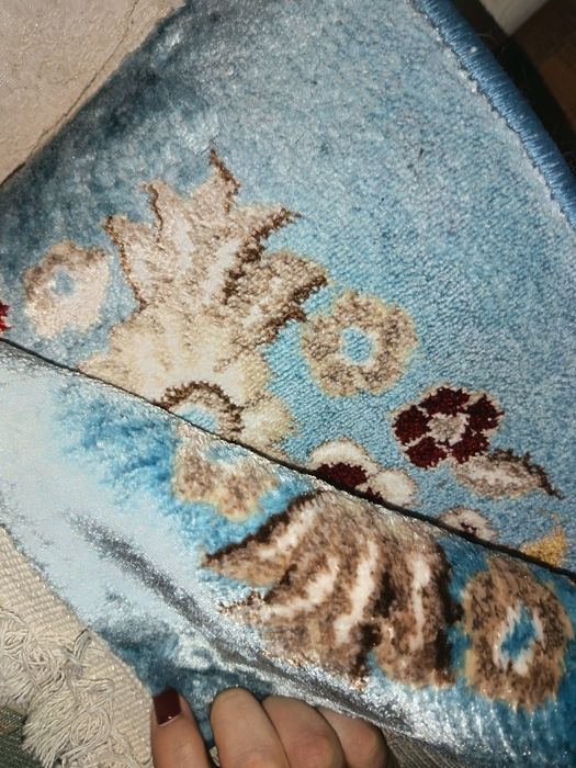 Кілем қонақ бөлмеге