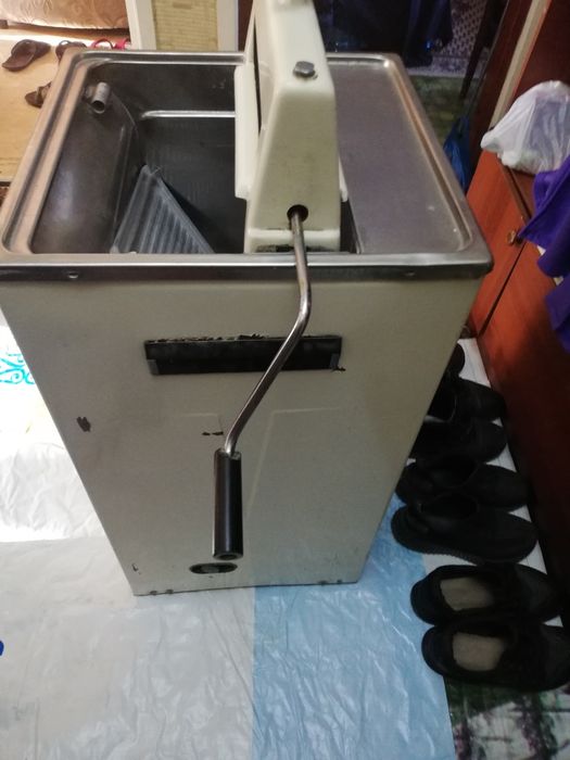 Продам стирала Урал в отличном рабочем состояни