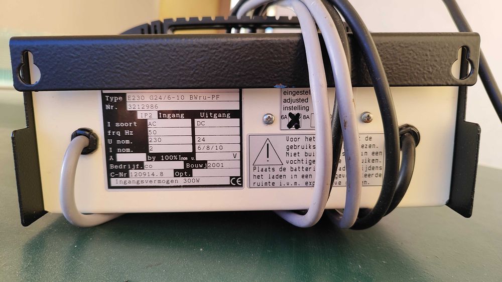 Интелигентно умно зарядно за инвалидни и пазарски колички 24в/6/8А