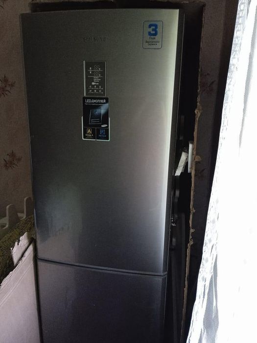 Продам холодильник