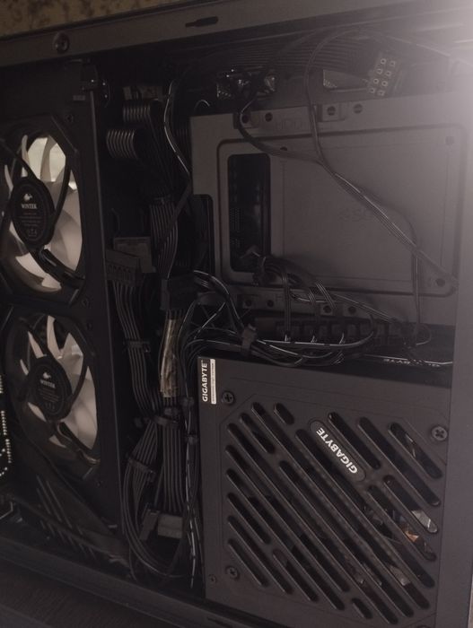 Продам БП(Блок Питания) GIGABYTE P650SS