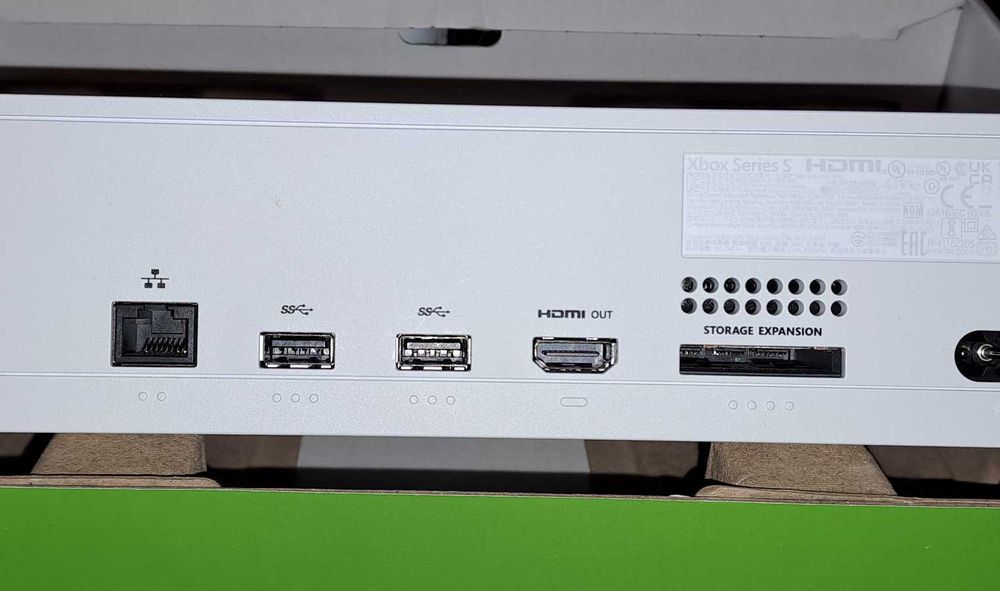 Xbox Series S 512GB SSD - foarte puțin utilizată, impecabilă