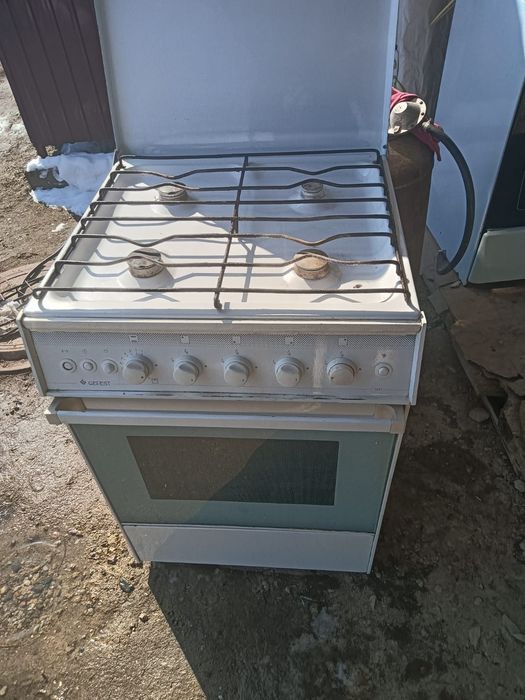 Продам газ плиту