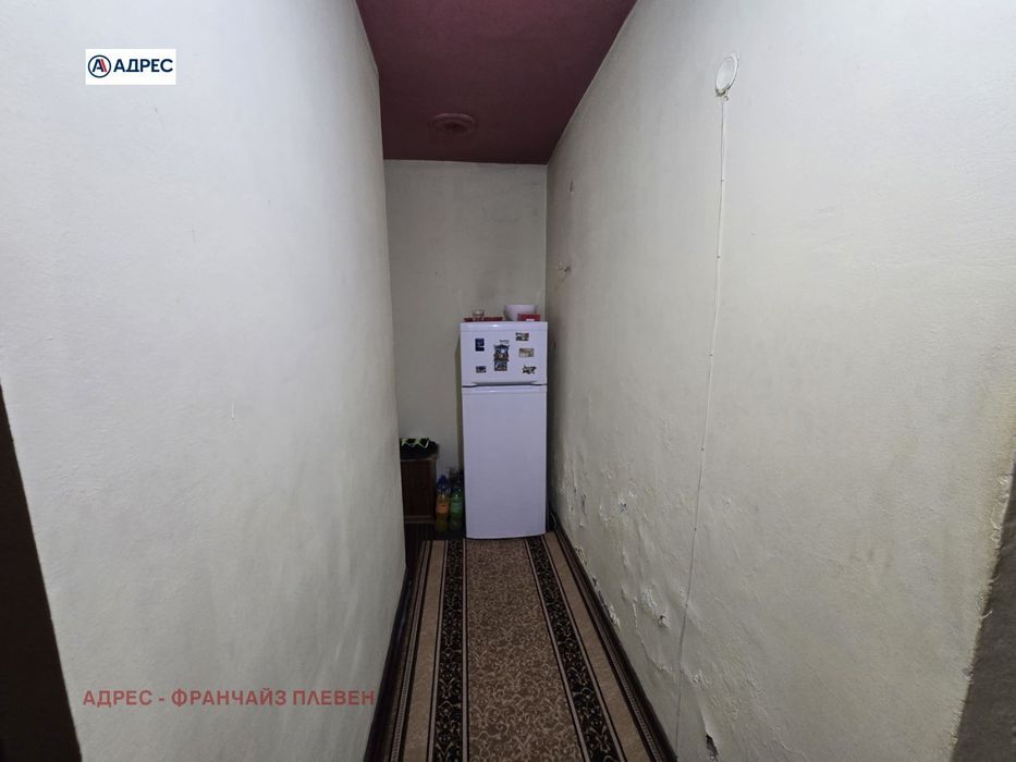 Продава се Едностаен апартамент в Плевен, 9-ти квартал - 52 кв.м за 1635 €/кв.м - Снимка #2