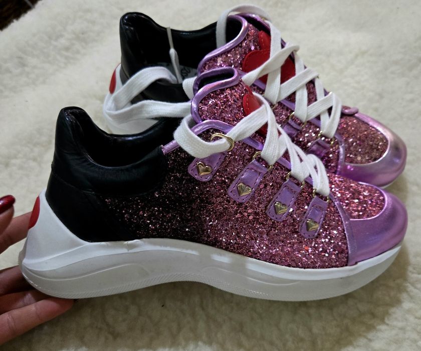 Love Moschino оригинални дамски сникърси 38 номер