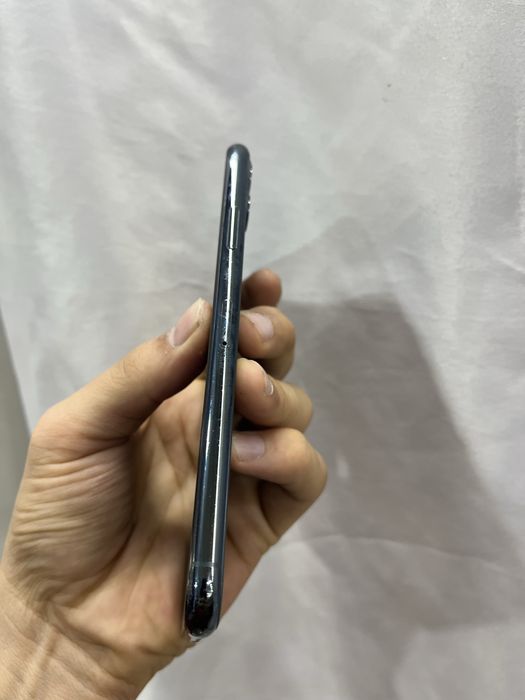 IPhone 11 Pro Max 64GB.     .