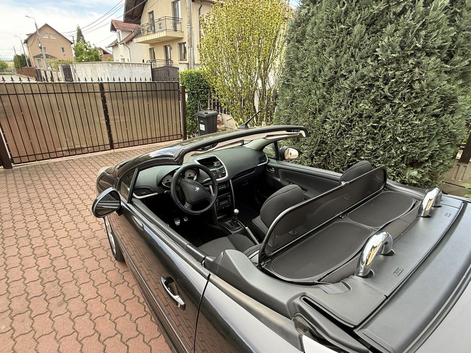 Vând Peugeot 207 CC