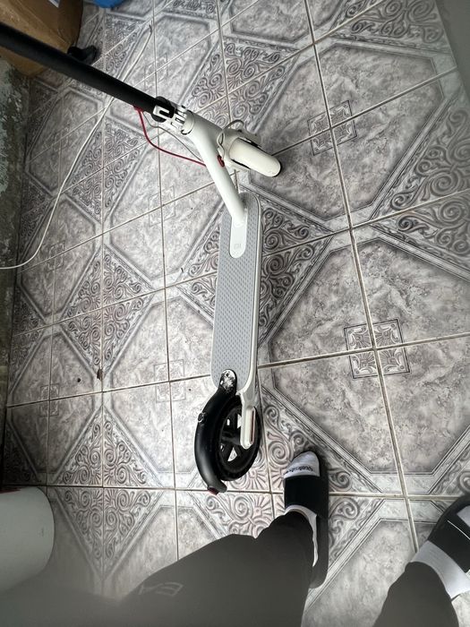 Trotinetă electrică prinde 30km are o autonomie de 24 25 de km