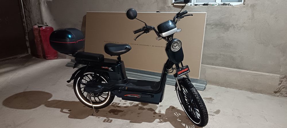 Велоскутир сотилади