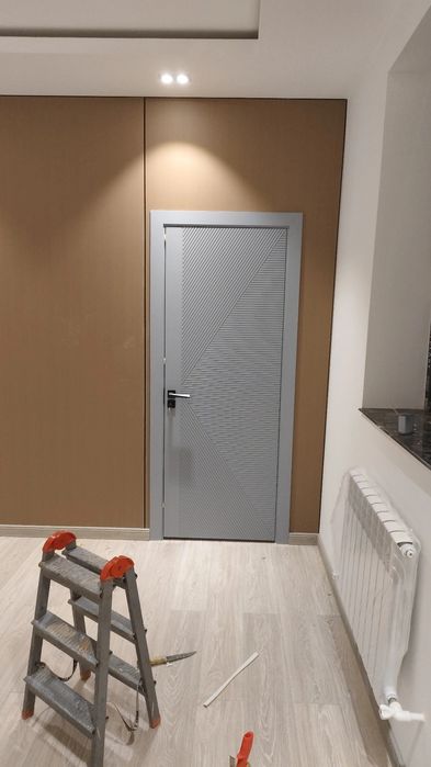 Установка между комнатной дверий.          Eshik ornatish Xizmati