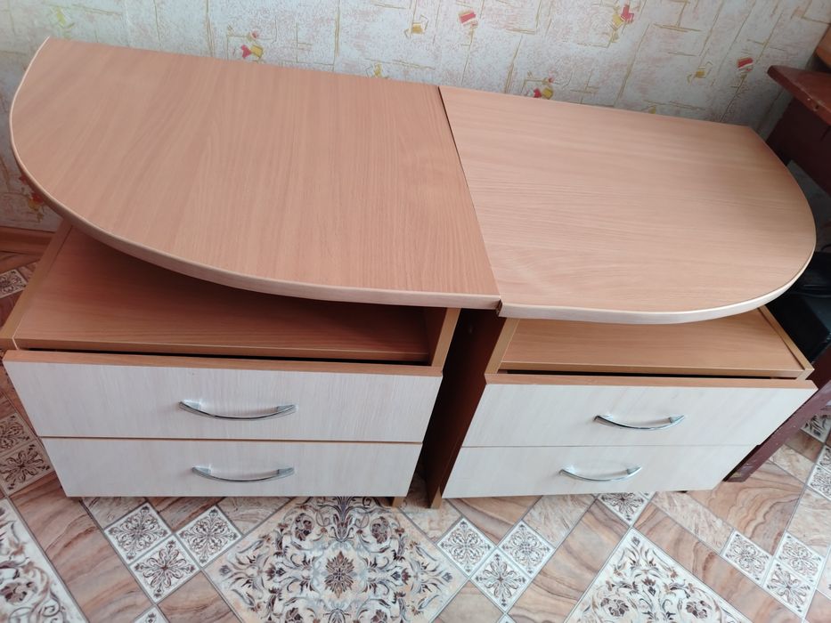 Столы, тумбочки,шкафы