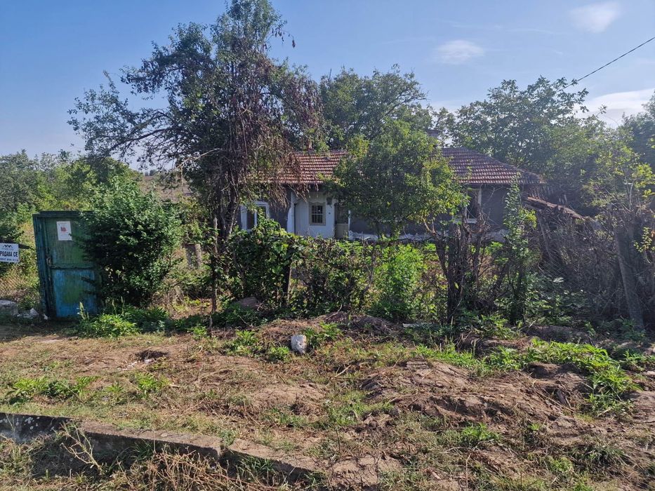 Продава се Етаж от къща в с. Брестовене, Област Разград - 100 кв.м за 102 €/кв.м - Снимка #3