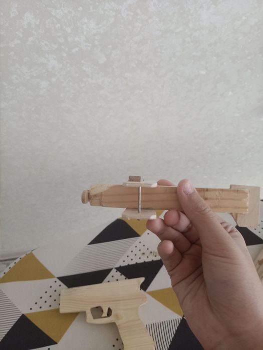 Деревянный самолётик