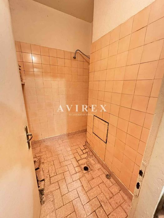 Продава се Тристаен апартамент в Пловдив, Кючук Париж - 86 кв.м за 790 €/кв.м - Снимка #8