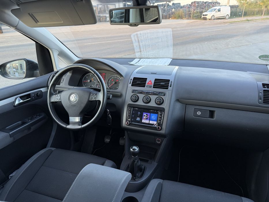Volkswagen touran 1.9 diesel 6 trepte 2010 istoric service complet